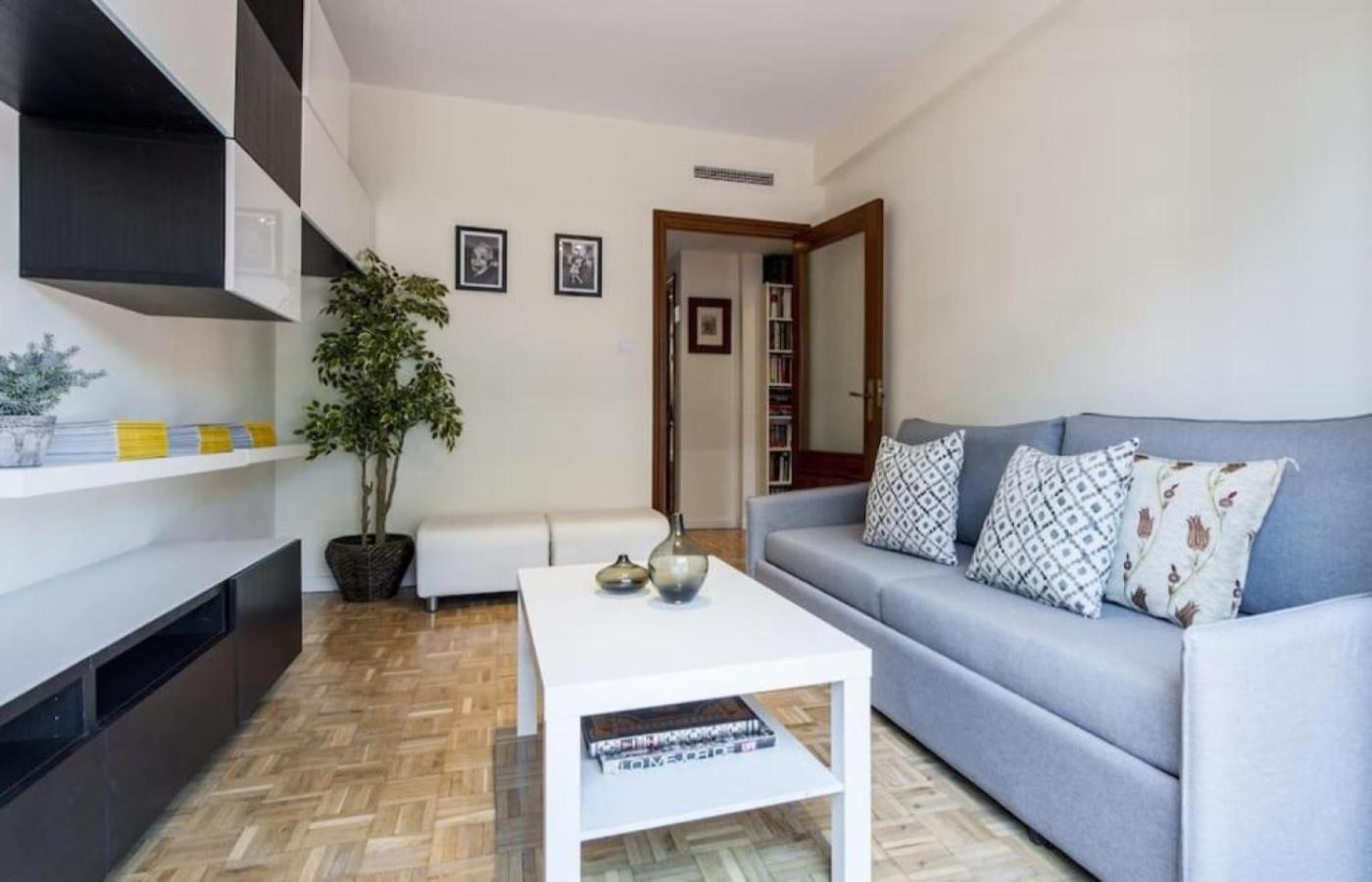 Apartament Plaza De Ventas Ii -tu Con Estilo En Madrid